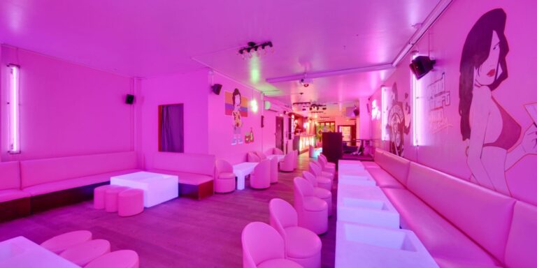Photo 1 de l'établissement The J'Club