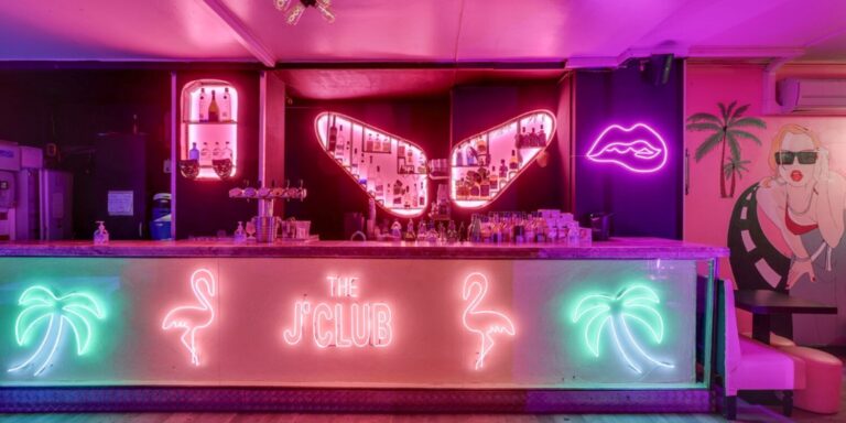 Photo 13 de l'établissement The J'Club
