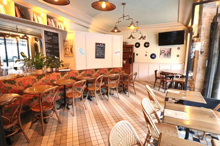 Photo 9 de l'établissement Cafe Colette