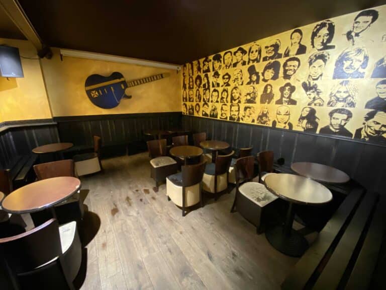Photo 7 de l'établissement James Hetfeeld's Pub