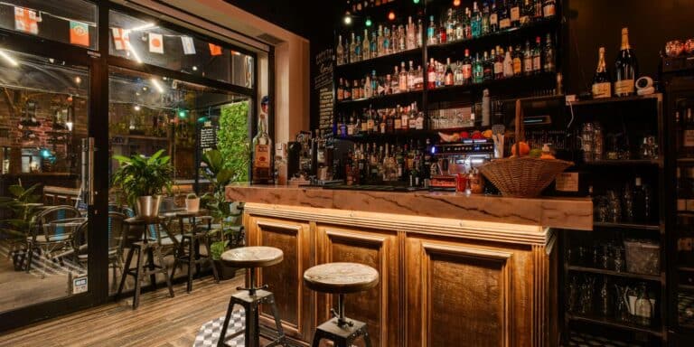 Le Bar