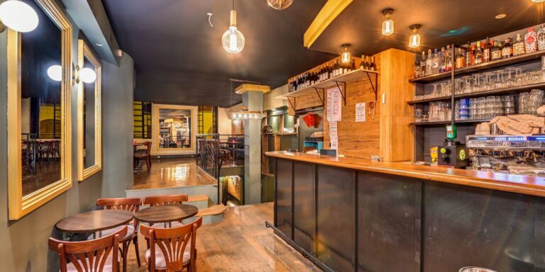 Le Bar