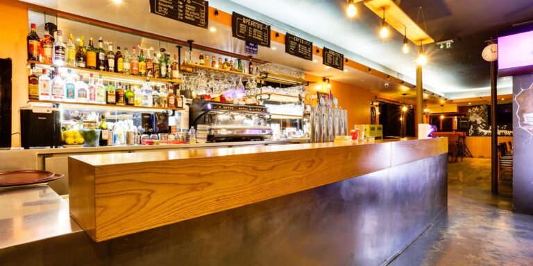 Le Bar