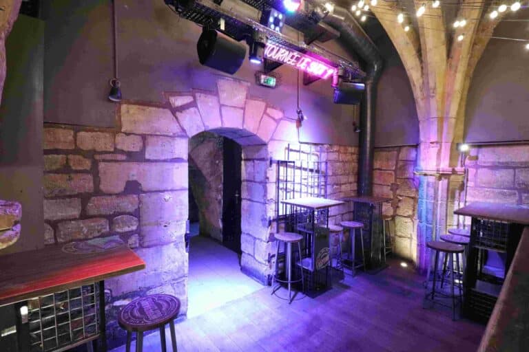 Photo 10 de l'établissement Hide Pub Châtelet