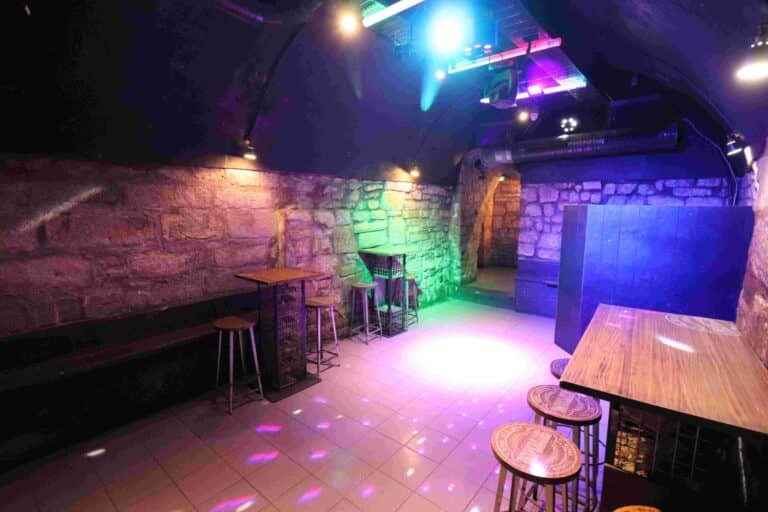 Photo 11 de l'établissement Hide Pub Châtelet