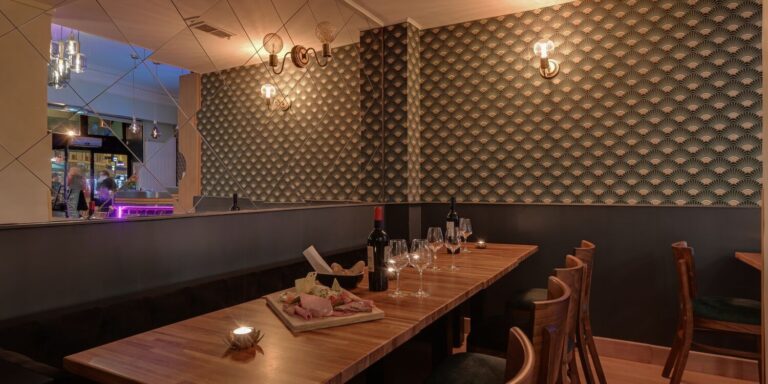 La Petite Banquette