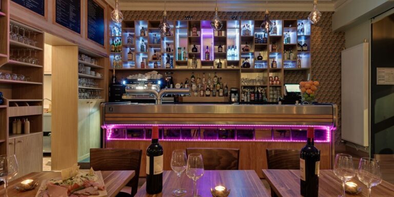 Le Bar