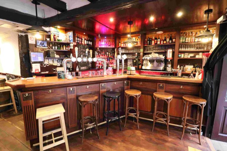Le Bar