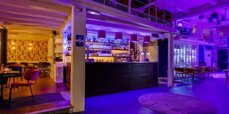 Le Bar