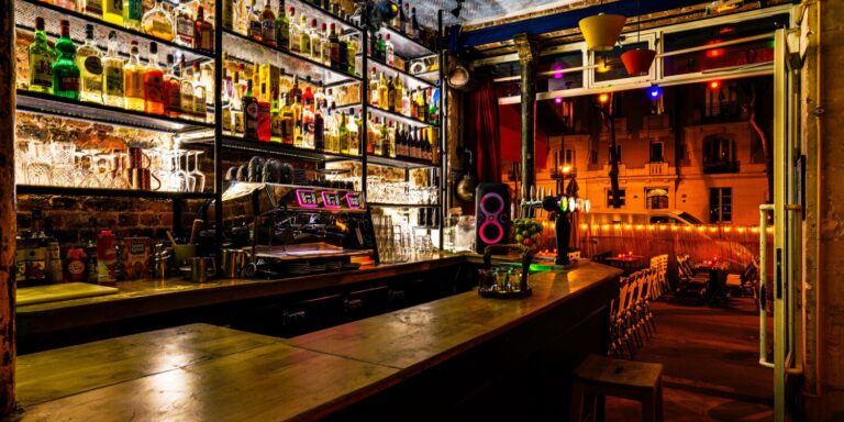 Le H Bar