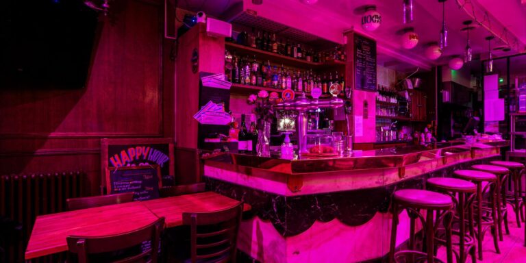 Le Bar