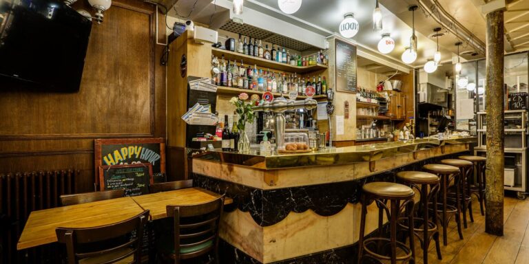 Le Bar