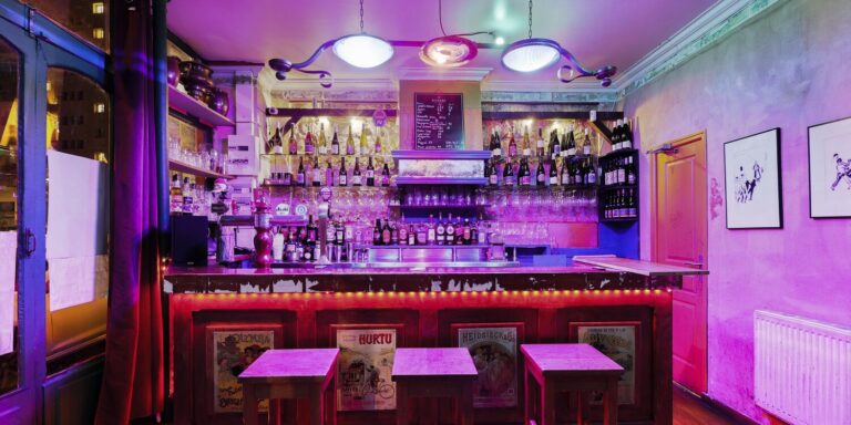 Le Bar